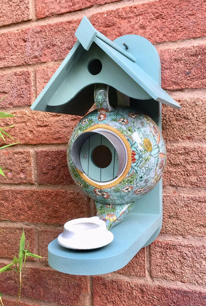 🦜🐦Vintage Teapot Bird House and Feeder